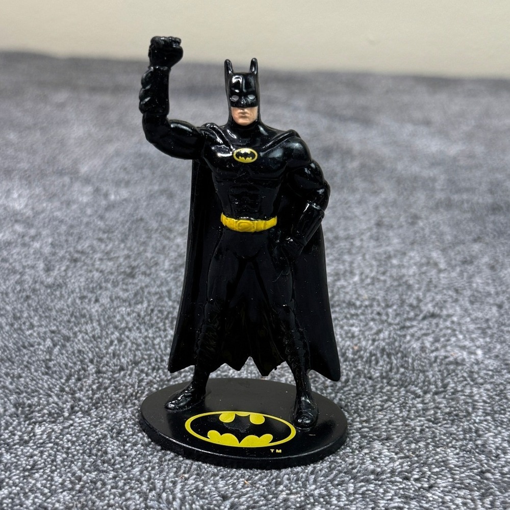 Vintage 1992 Batman Returns Applause PVC Figure Raised Fist 3.25 Inch Figurine